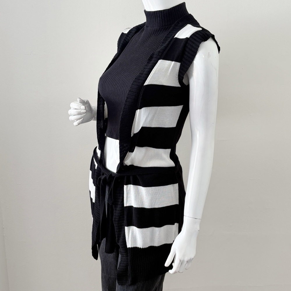 Vintage Y2K Forever 21 Black & White Stripe Sleeveless Knit Belted Cardigan